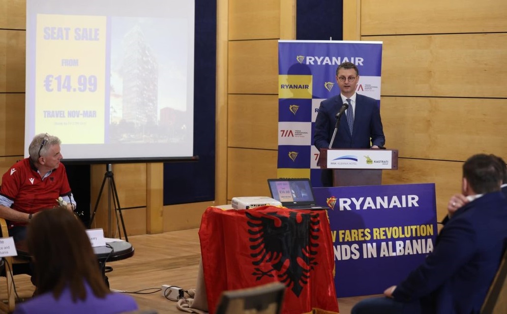 Kompania ajrore Ryanair vjen ne Shqiperi, Mete: Hapen 1000 vende pune